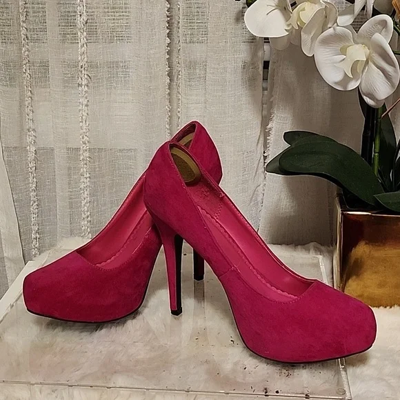 Pink heels - Picture 1 of 4